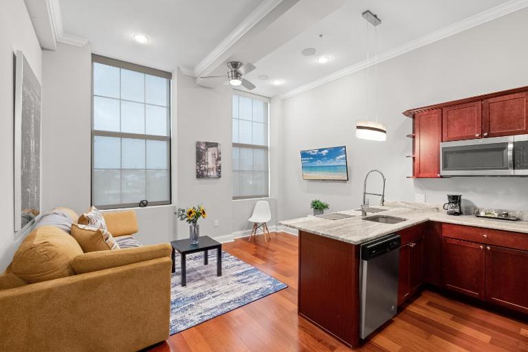 Luxury 1BR - Glass Wall & Window - B&B Filadelfia