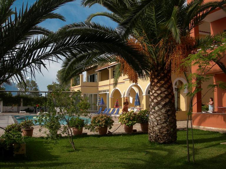 Katerina Pool Apartments - B&B Acharávi