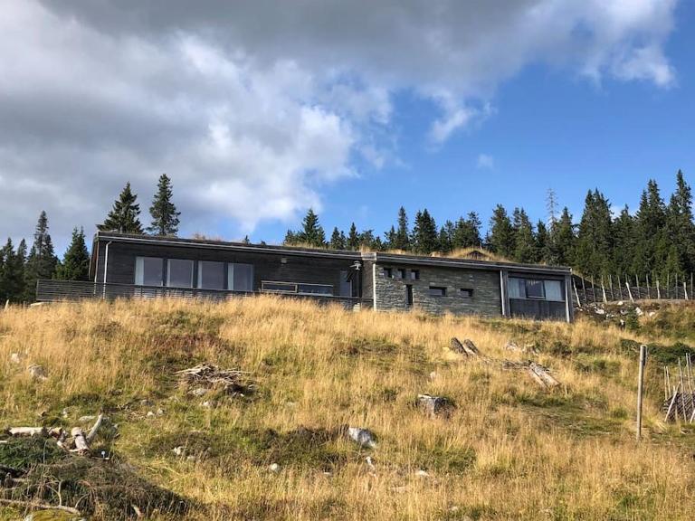 Moderne hytte Sjusjøen - B&B Sjusjøen