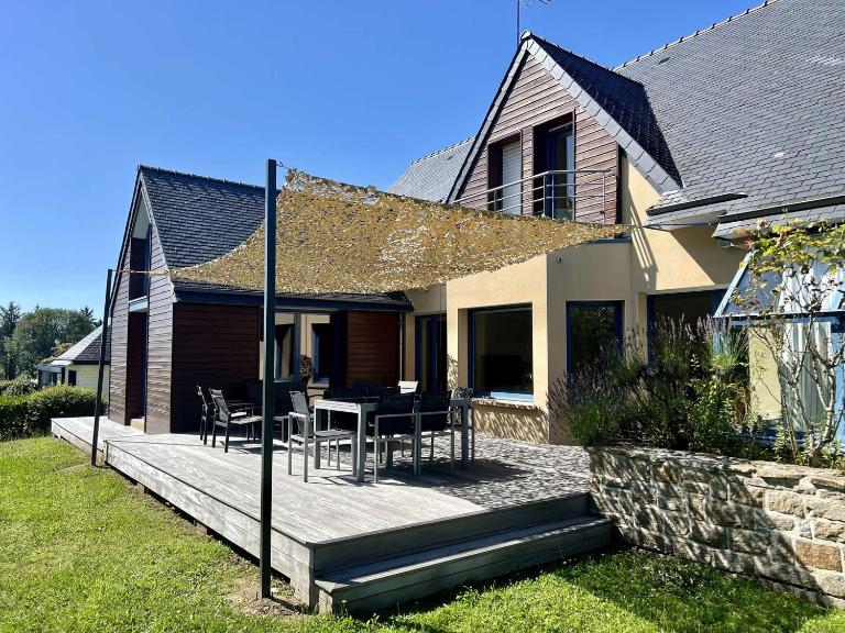 Maison lumineuse La Forêt-Fouesnant proche plage, golf, avec salle de détente et 5 chambres - FR-1-481-158 - B&B La Forêt-Fouesnant