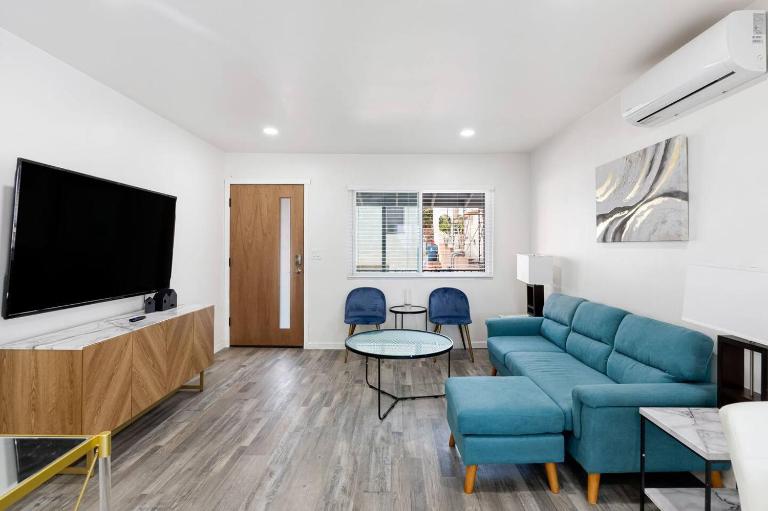 Cozy House Minutes from Downtown - B&B Los Angeles