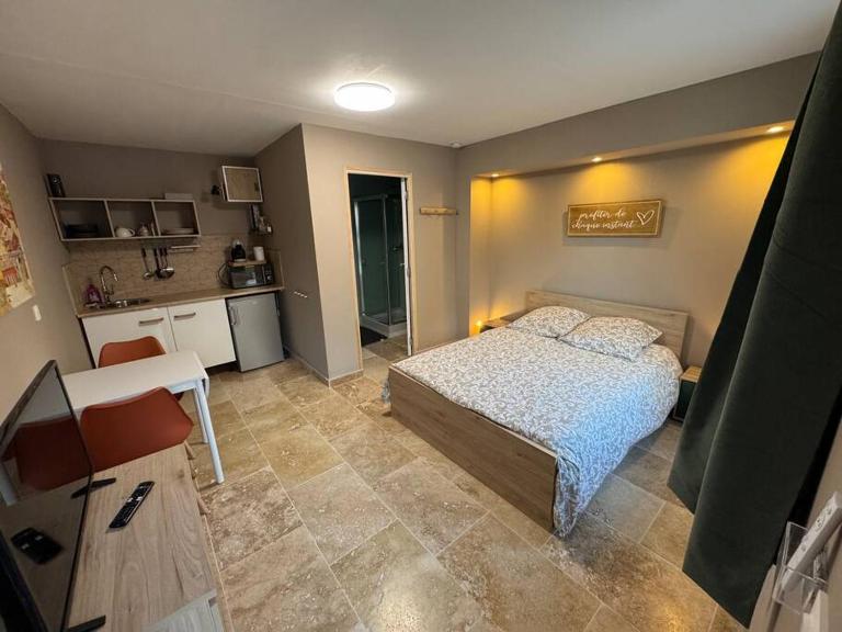 Studio terrasse - B&B Mirabel-aux-Baronnies