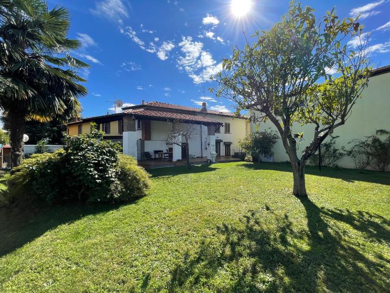 J House - B&B Appiano Gentile