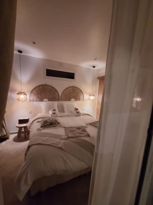 L'Amorosa Suite avec terrasse et Jacuzzi extérieur - Bed and Breakfast Peypin