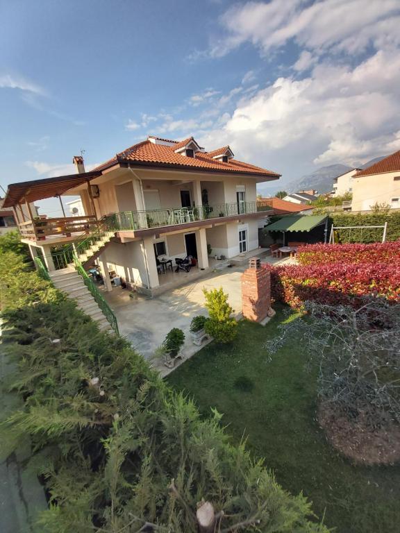 Villa Çerpja - Chambres d'hôtes Kamëz