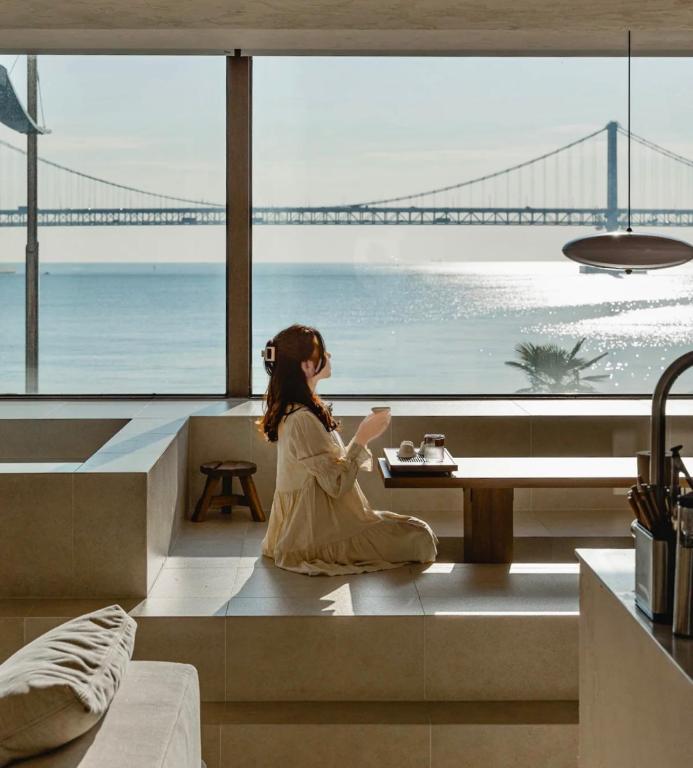 Gwangan Bridge View Beachfront 3BR Apartment 1min to Beach, Stay Goznuk - B&B Busán