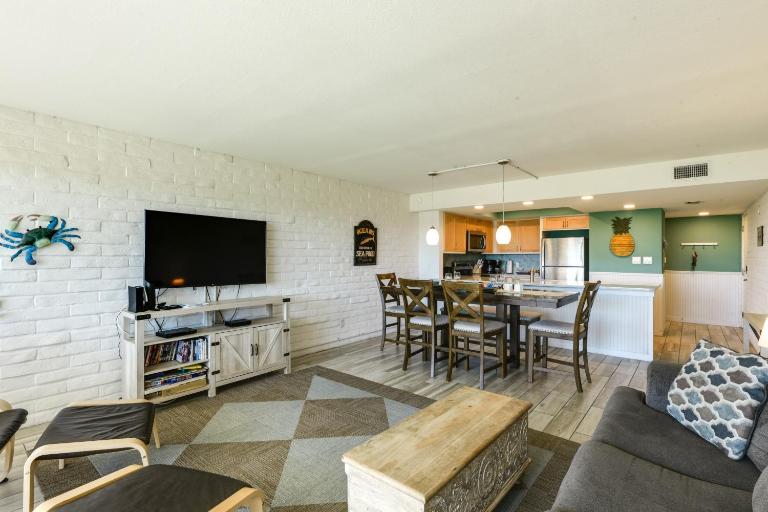 Direct Beach Access: Sunny Port Aransas Condo - B&B Port Aransas