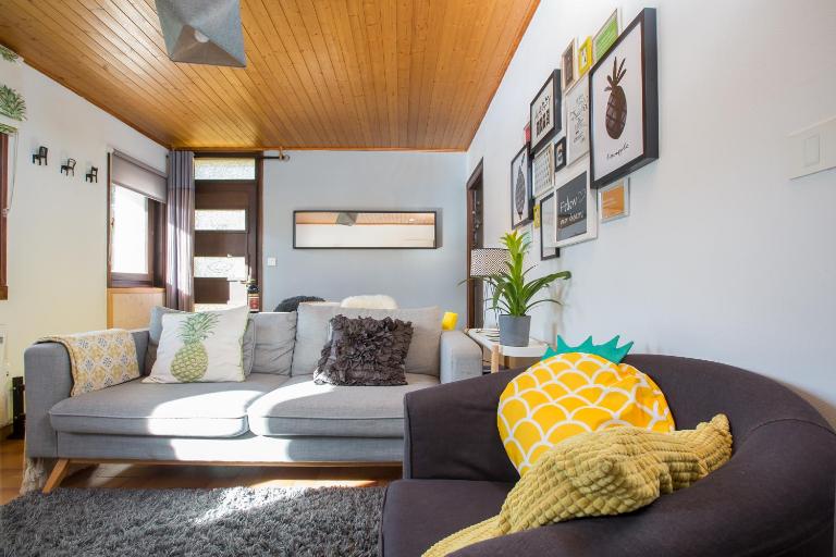 Mountainside Apartment with views over Morzine - B&B Morzine