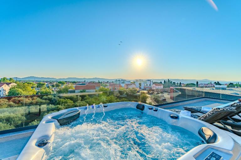 Biograd Sunset Penthouse with spectactular view and jacuzzi - B&B Biograd na Moru