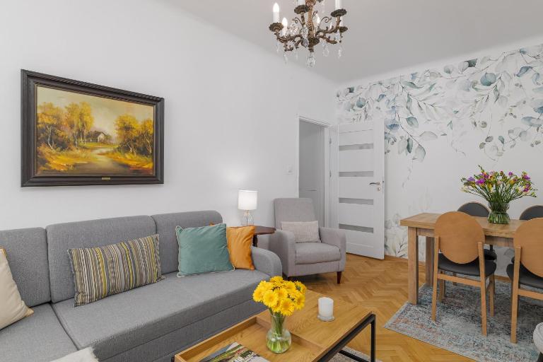Luxury in Cozy Spacious Condo near Heart of Warsaw - Ferienwohnung Warschau
