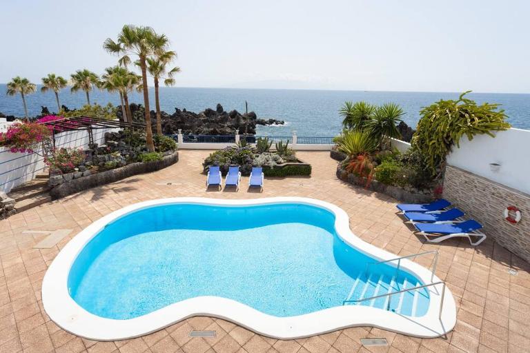 Penthouse in Oceanfront Villa - Next to the Beach - Ferienwohnung Puerto de Santiago
