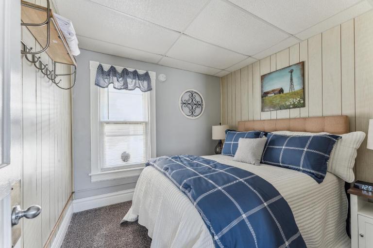 Snug Escape Close to Niagara Falls home - B&B Niagara Falls