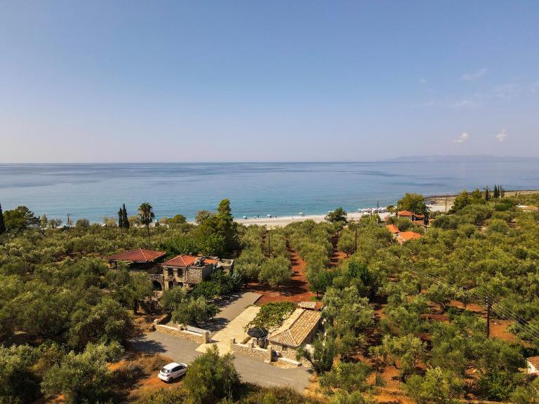 olive grove by the sea 30m from the beach - Chambres d'hôtes Kardamyli