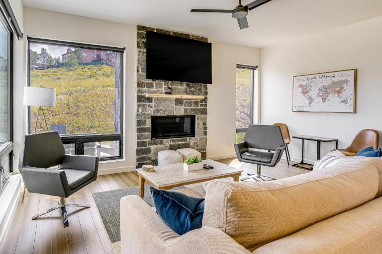 Mtn-View 'Slopeside Chalet' in Granby Ranch! - Ferienwohnung Granby