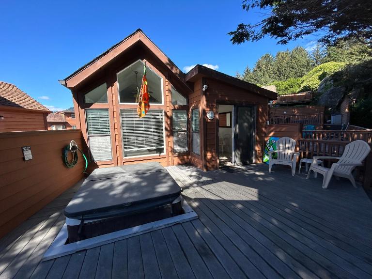 Oceanview Cabin 18 with Private Jacuzzi - Chambres d'hôtes Smith River