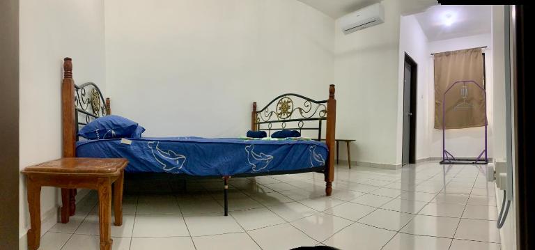 HOMESTAY CIKGU NORa near UTHM KPTM KKTM IPG Moslim onli - B&B Kampung Seri Gading