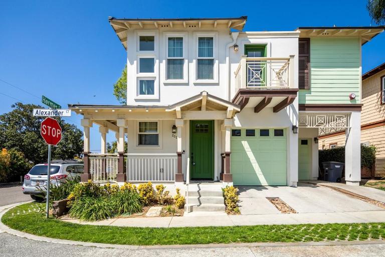 Sandy Feet Retreat, 4 bed home close to beach - B&B Encinitas