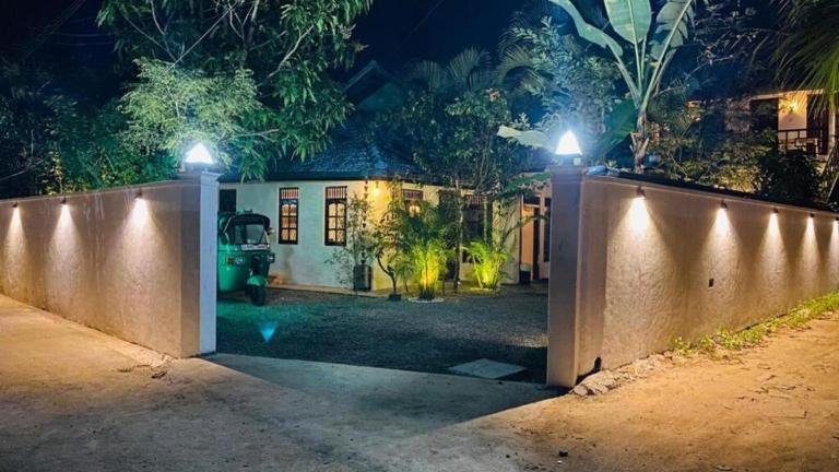 Belle Mirissa Guesthouse - Bed and Breakfast Mirissa city