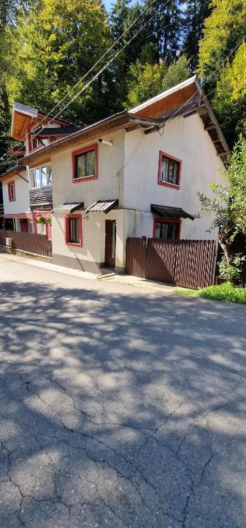 Casa Kati - B&B Buşteni