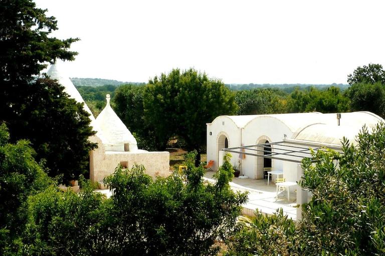 L'ANNAMARCO private storical Trullo and Property with large & nice swiming-pool - B&B Ostuni