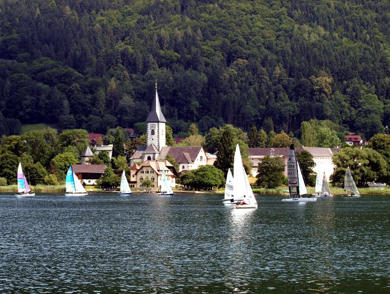 Ferienwohnungen Steger - Chambres d'hôtes Bodensdorf