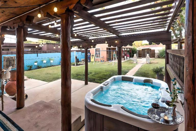 Pet-Friendly Clovis Home: Yard, Pergola & Hot Tub - B&B Clovis