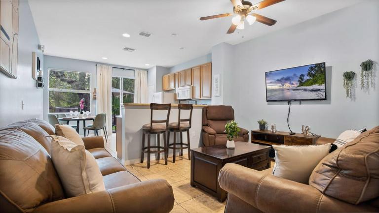 Family Friendly Townhome Near Attractions - Ferienwohnung Orlando