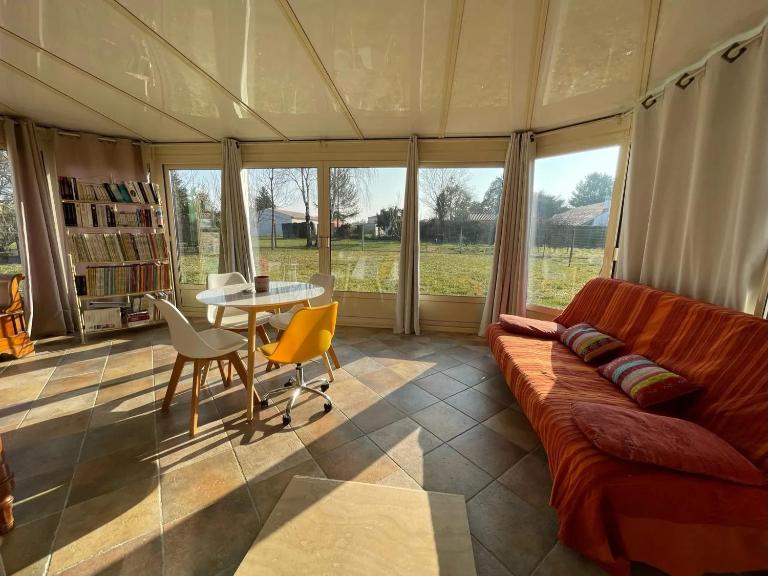 Maison accueillante à Gémozac - 100 m² avec jardin fertile. - Chambres d'hôtes Gémozac