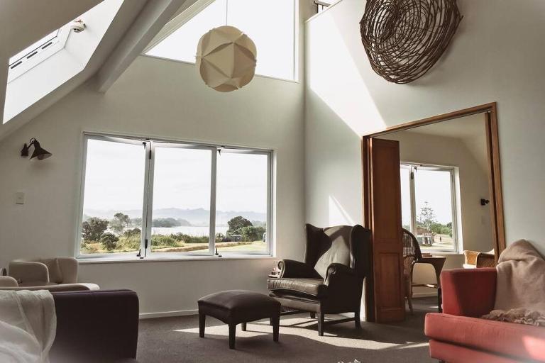 Sunset Sands Waihi Beach, Sleeps up to 8, water views - B&B Waihi Beach