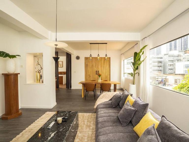 2-Bedroom Penthouse in the heart of Silom - 4A - Chambres d'hôtes Bang Rak