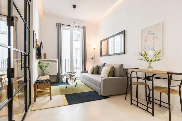 Gran Vía - Sol - Best Location in Center of Madrid - B&B Madrid
