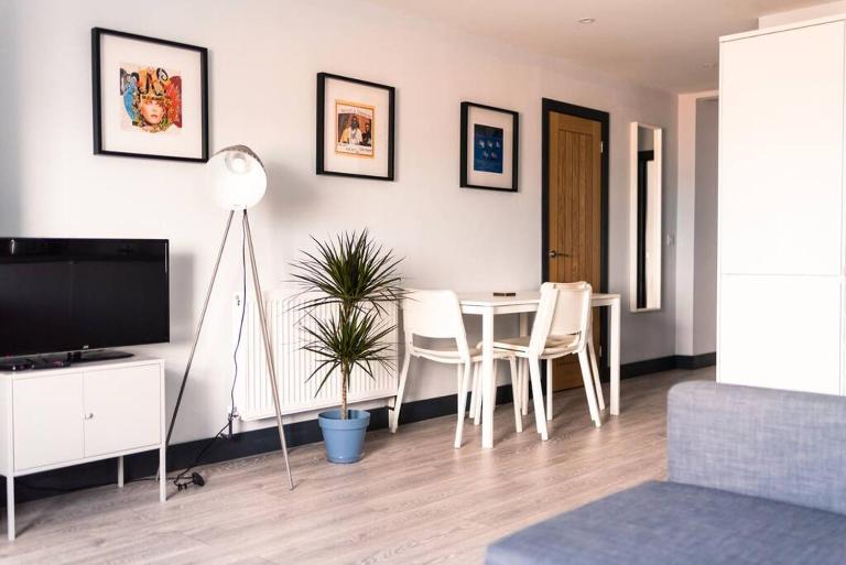 The Seaview Apartment - Margate Beach - By Goldex Coastal Breaks - B&B Kent