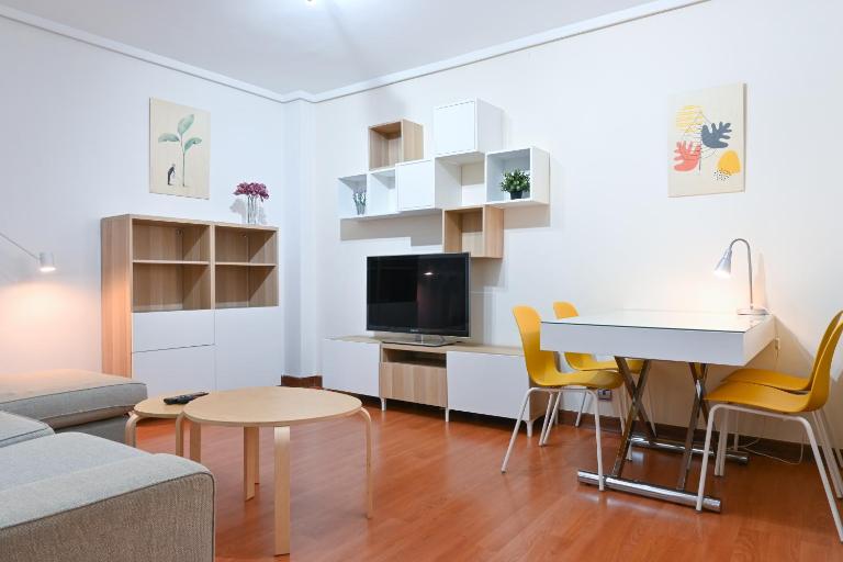 For You Rentals Acogedora vivienda TEMPORAL de 2 dormitorios en Chamberi ECA103 - B&B Madrid