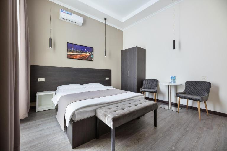 Apart-hotel -911 Mikhailovsky - B&B Kyiv