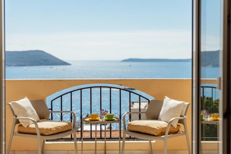What a view! Apartment Herceg Novi - B&B Castelnuovo di Cattaro