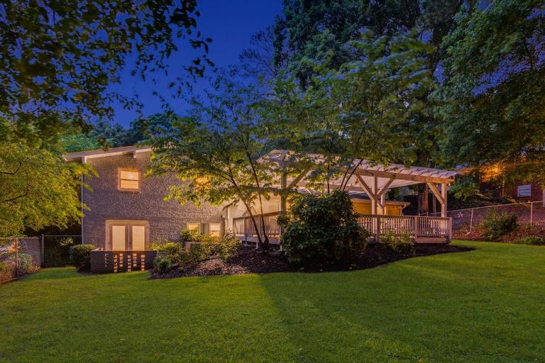 Stylish Atlanta Home 6BR Sleeps 12 - Bed and Breakfast Decatur