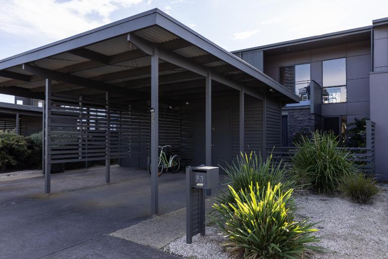 Torquay Golf Retreats - Pool, Beach, Tennis, Golf - B&B Torquay