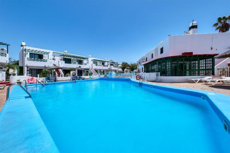 Apartment La Vela Azul - Pool & Tennis - Free AC & Good WIFI - By Lanzarote Vacation Homes - Ferienwohnung Puerto del Carmen
