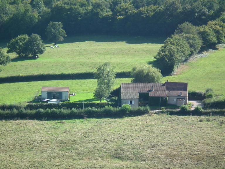 Les Granges de Semur-en-Brionnais with heated poo - B&B Semur-en-Brionnais