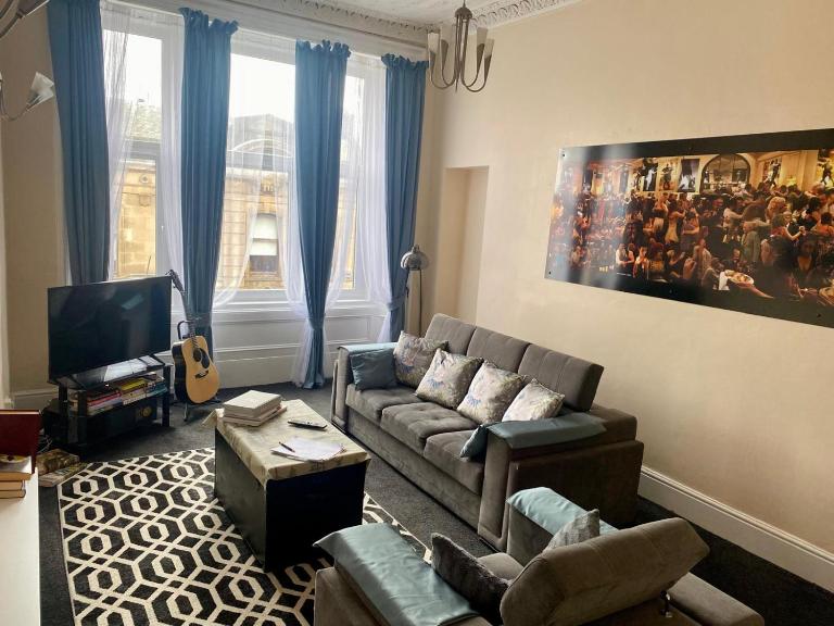 Paisley Pad Glasgow Gateway second floor flat - B&B Paisley