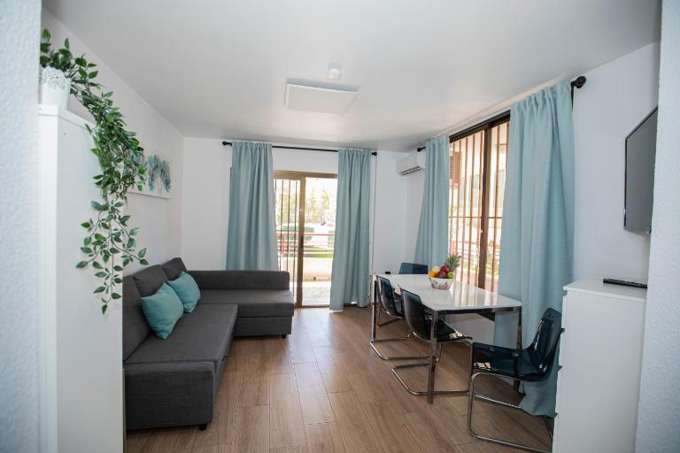 Apartment Carlos V - 1A Levante - Bed and Breakfast Benidorm