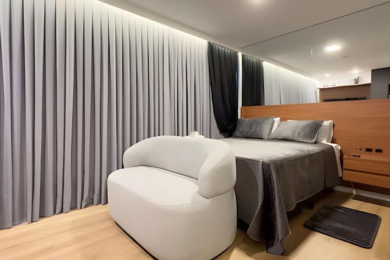 Studio moderno com cama Queen e piscina perto da Oktoberfest! - B&B Blumenau