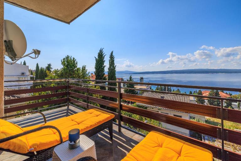 TANJA Apartment with nice sea view near beach - B&B Cirquenizza