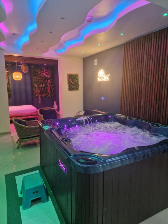 Suite Tropicale avec jacuzzi YaoSpa60 - B&B Laigneville
