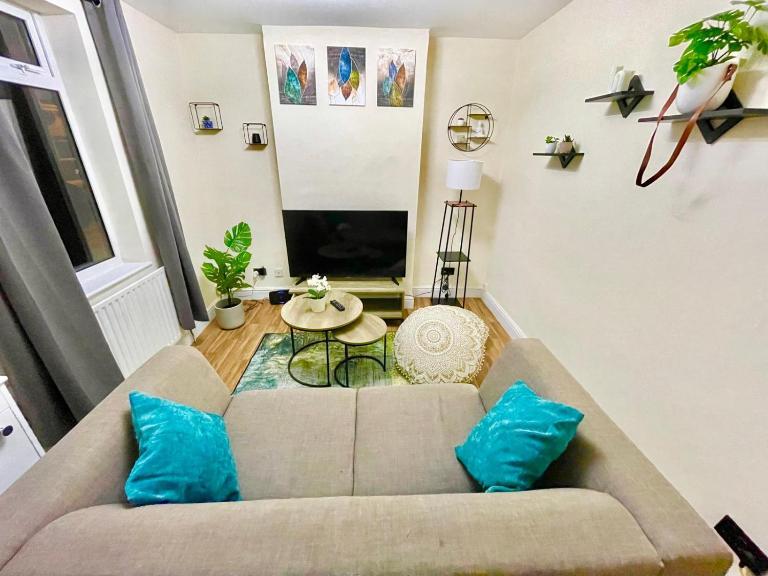 Chatham Home - Sleeps 6 - Close to Station - Wifi - B&B Chatham