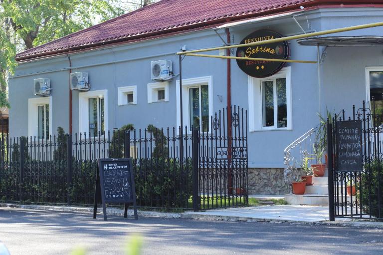 Pensiunea Sabrina - B&B Lacu Sărat