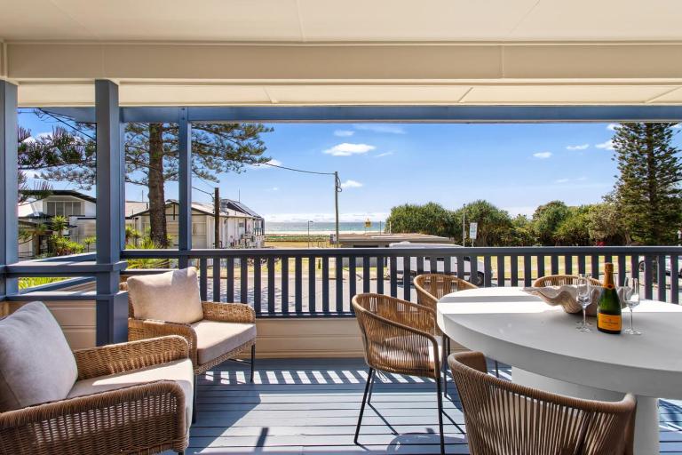 Bilinga Beachfront House - Bed and Breakfast Gold Coast