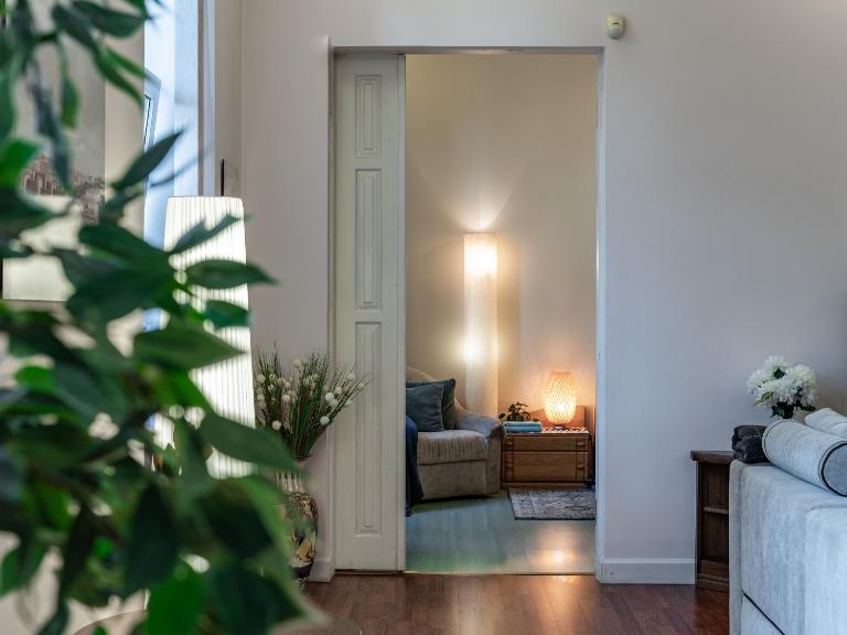 Alunana LUX & Jakuzzi in Quiet centre - 1870's, Near Parks & Old Town - Chambres d'hôtes Riga