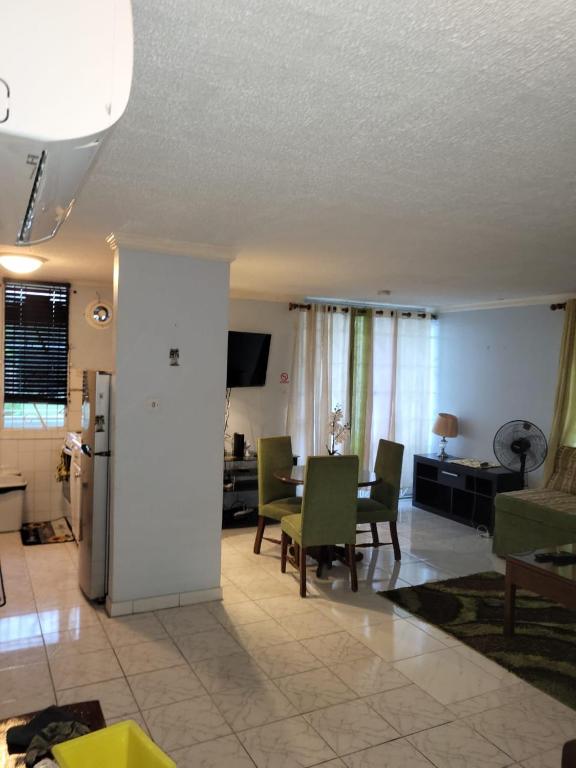 Peaceful Ambiance Awaits at Turtle beach Tower - B&B Ocho Rios