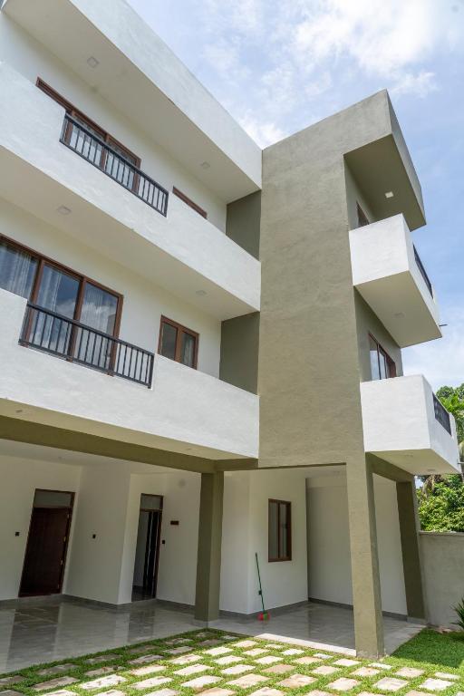 The Alvis Nest - Bed and Breakfast Kadawatha